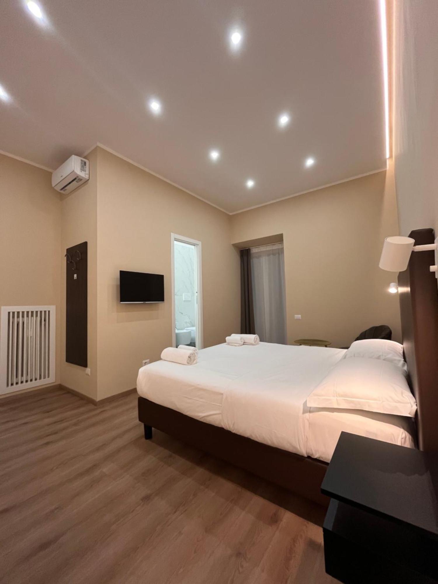 Colosseum Deluxe, Rome